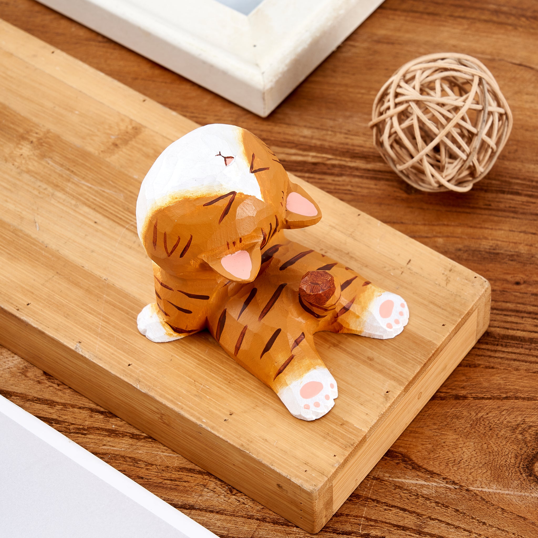 Yuna Carved Wooden Graceful Cat in Cobra Pose – Mokuomo