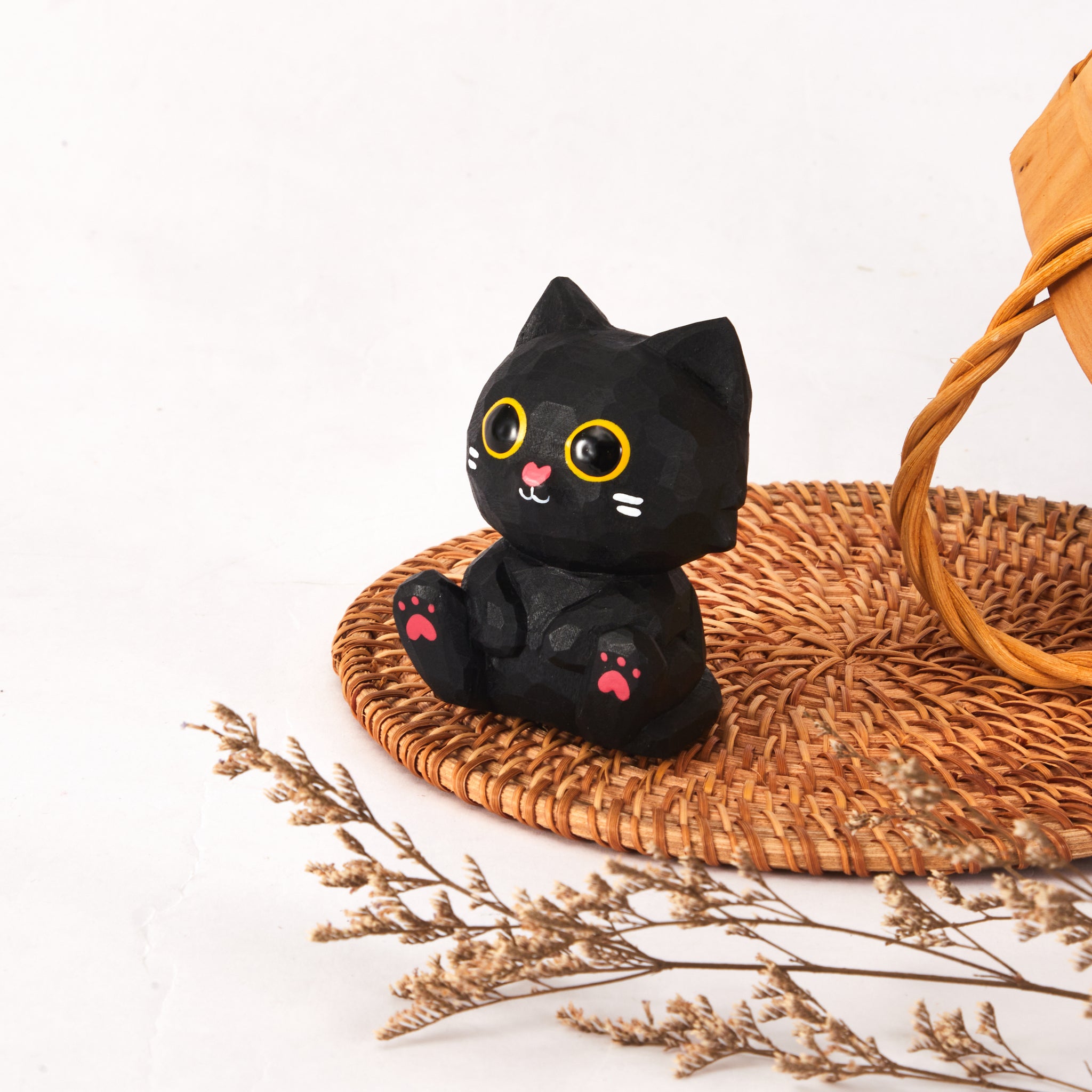 Momo Cat: Carved Wooden Cat with Confidence and Self-belief – Mokuomo