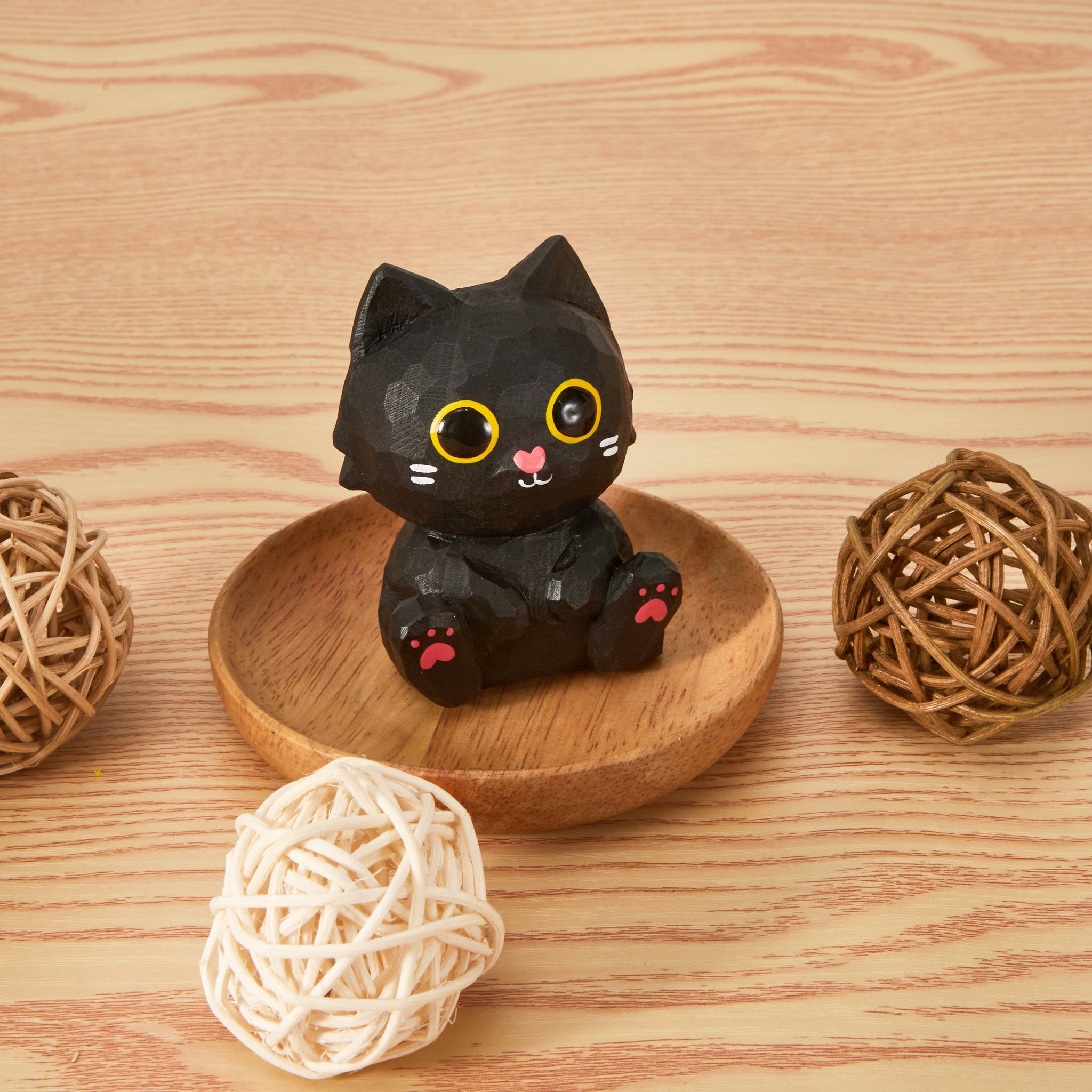 Momo Cat: Carved Wooden Cat with Confidence and Self-belief – Mokuomo