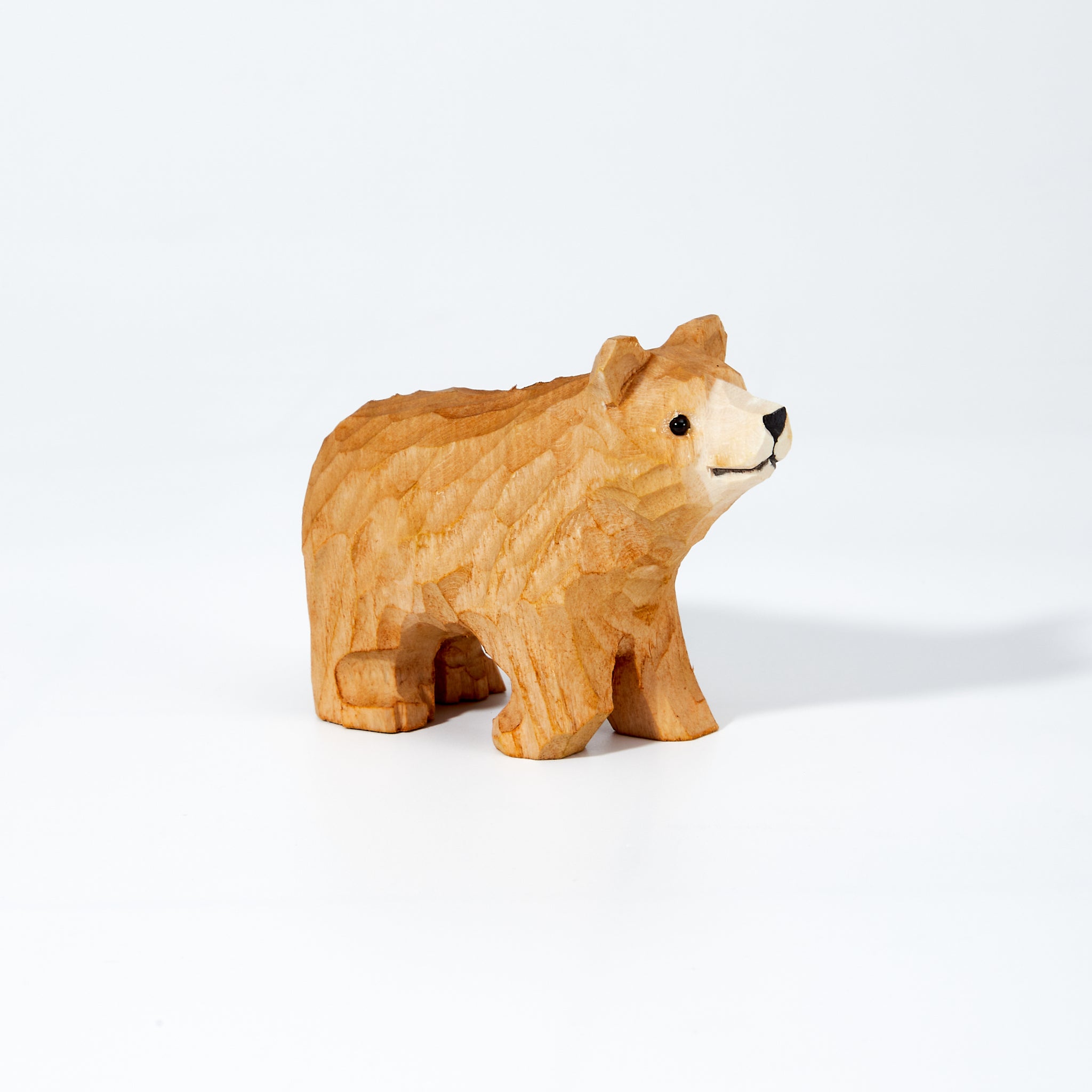 Kiguma Carved Wooden Brown Bear – Mokuomo