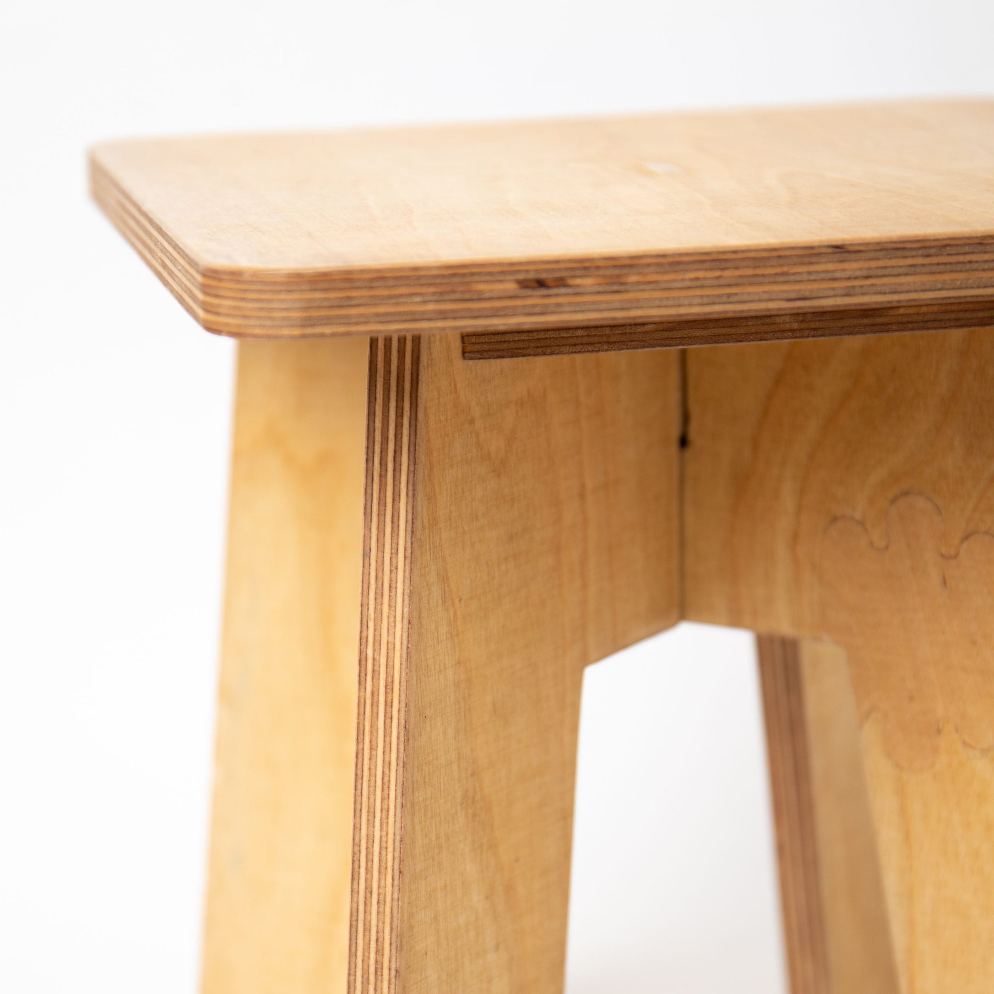 Tamo Portable Wooden Stool – Mokuomo